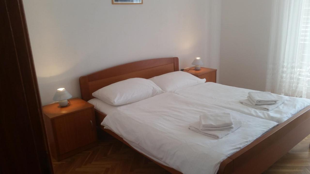 Bed and Breakfast Pansion Braco à Zavala Extérieur photo